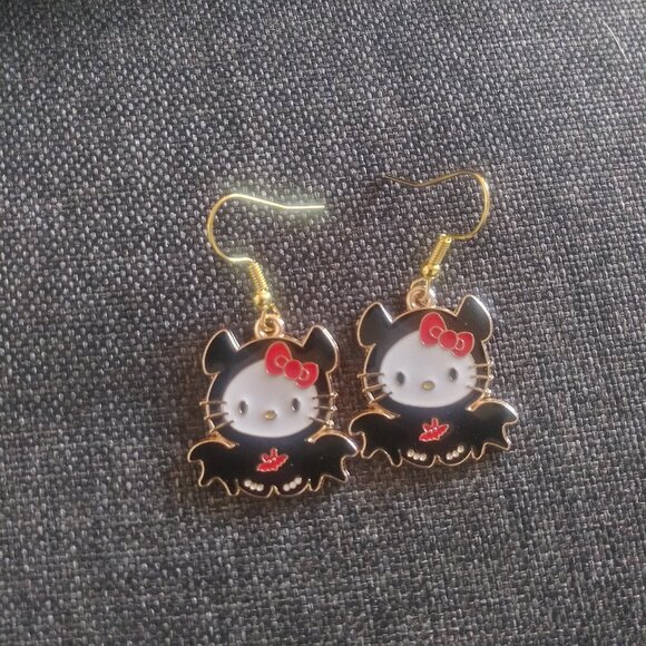 Halloween Kitty Earrings Black & Red Bat Bow Drop Earrings Stainless Steel Hooks - Picture 1 of 3